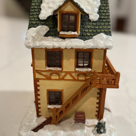 Christmas Village - "Home For The Holidays" Piece - Picture 3 of 9